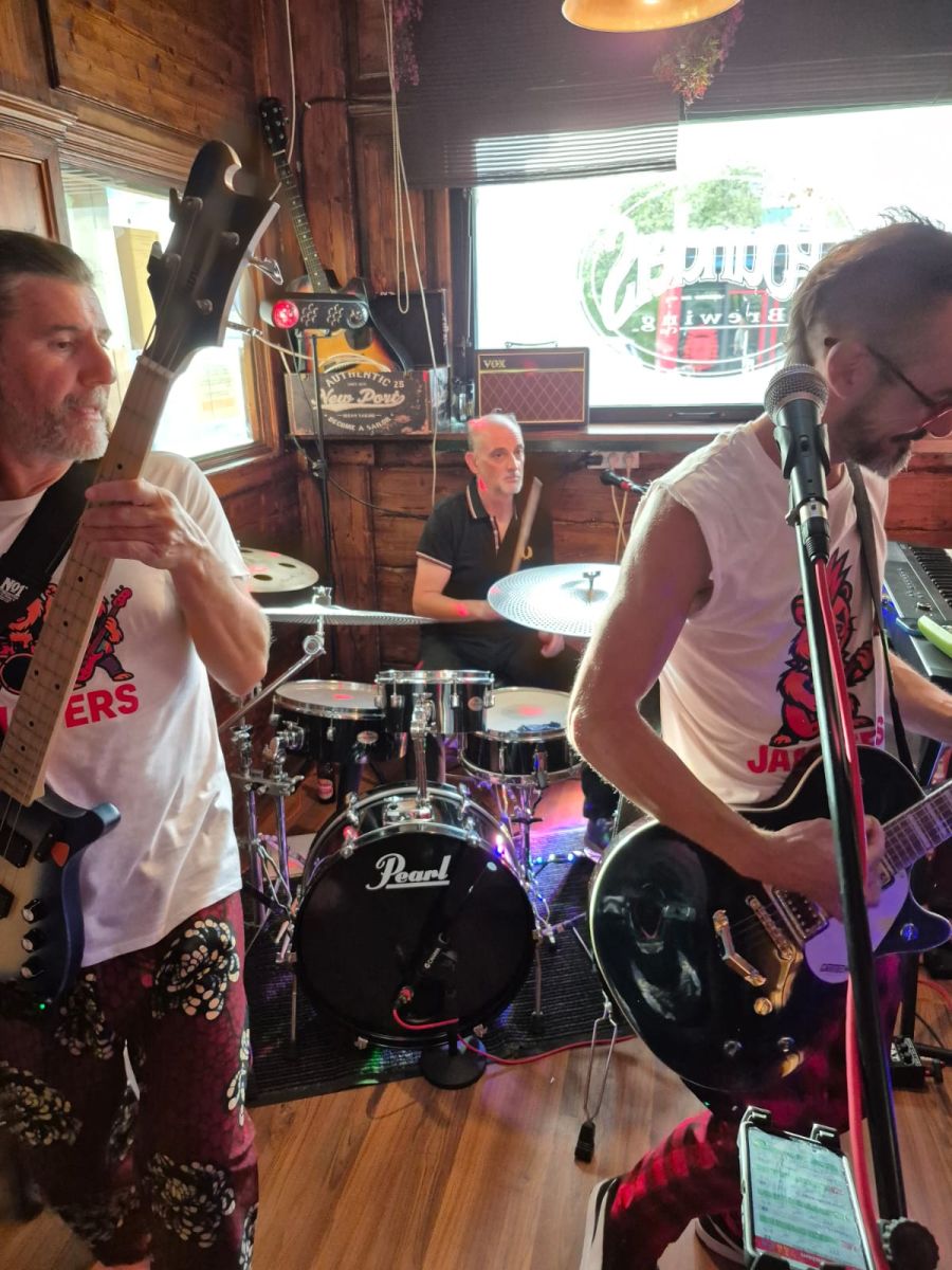 1 Junio 2025 - 18:00h - SHAMELESS (Carrer Esportista Juan Matos, 4) - ¡Empezamos!